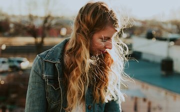 Artikel Schlafhygiene junge Frau