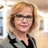 Porträtfoto Dr. med. Sabine Luther – Leitende Oberärztin Oberberg Fachklinik Weserbergland