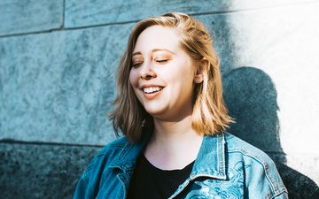 Artikel Körperbewusstsein junge Frau