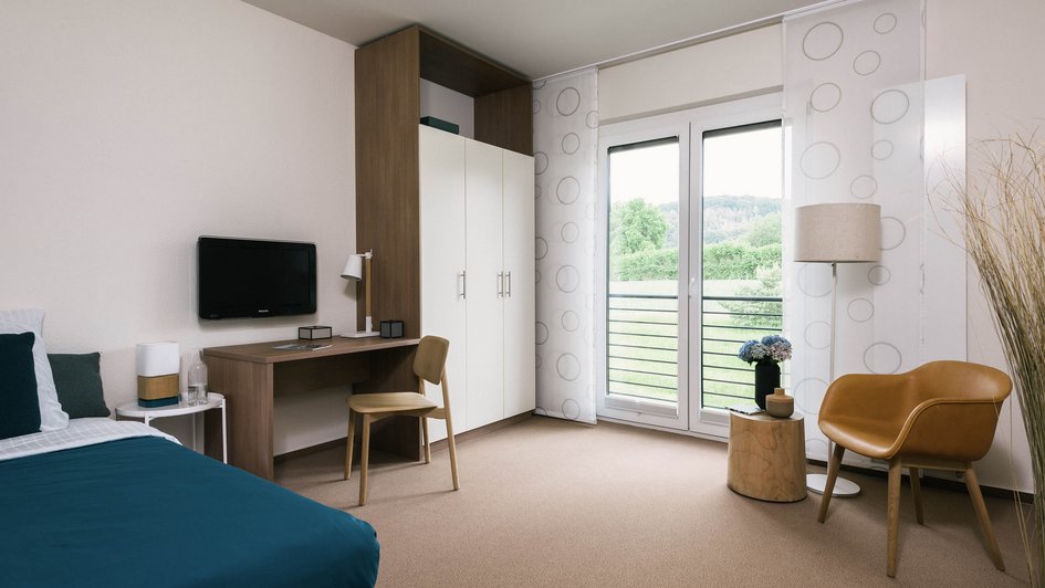 Patientenzimmer Oberberg Fachklinik Weserbergland