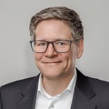 Portraitfoto Alexander Zobel