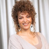 Porträtfoto Nadine Attia, Erzieherin, Sozialtrainerin und pflegerische Leitung der Marzipanfabrik