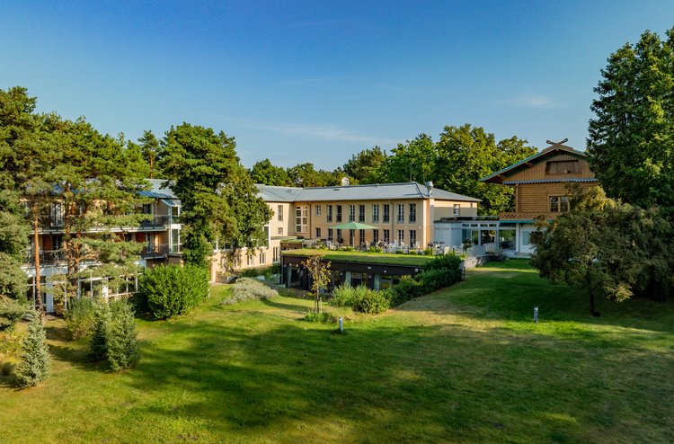 Oberberg Fachklinik Potsdam, eingebettet in der grünen Natur
