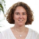 Porträtfoto Daniela Gimpel, Sozialdienst Oberberg Parkklinik Wiesbaden Schlangenbad und Tagesklinik Frankfurt am Main