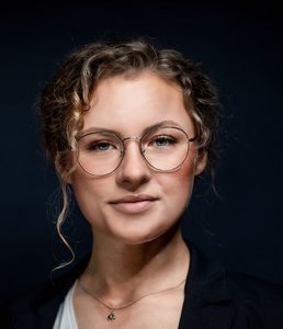 Portraitfoto Jule Möllenkamp