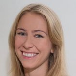 Porträtfoto Juliane Enge, Psychologische Psychotherapeutin Oberberg Tagesklinik Kurfürstendamm Berlin