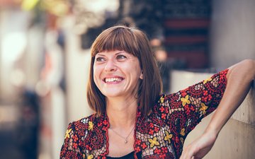 Artikel Schematherapie: Ältere Frau lächelt